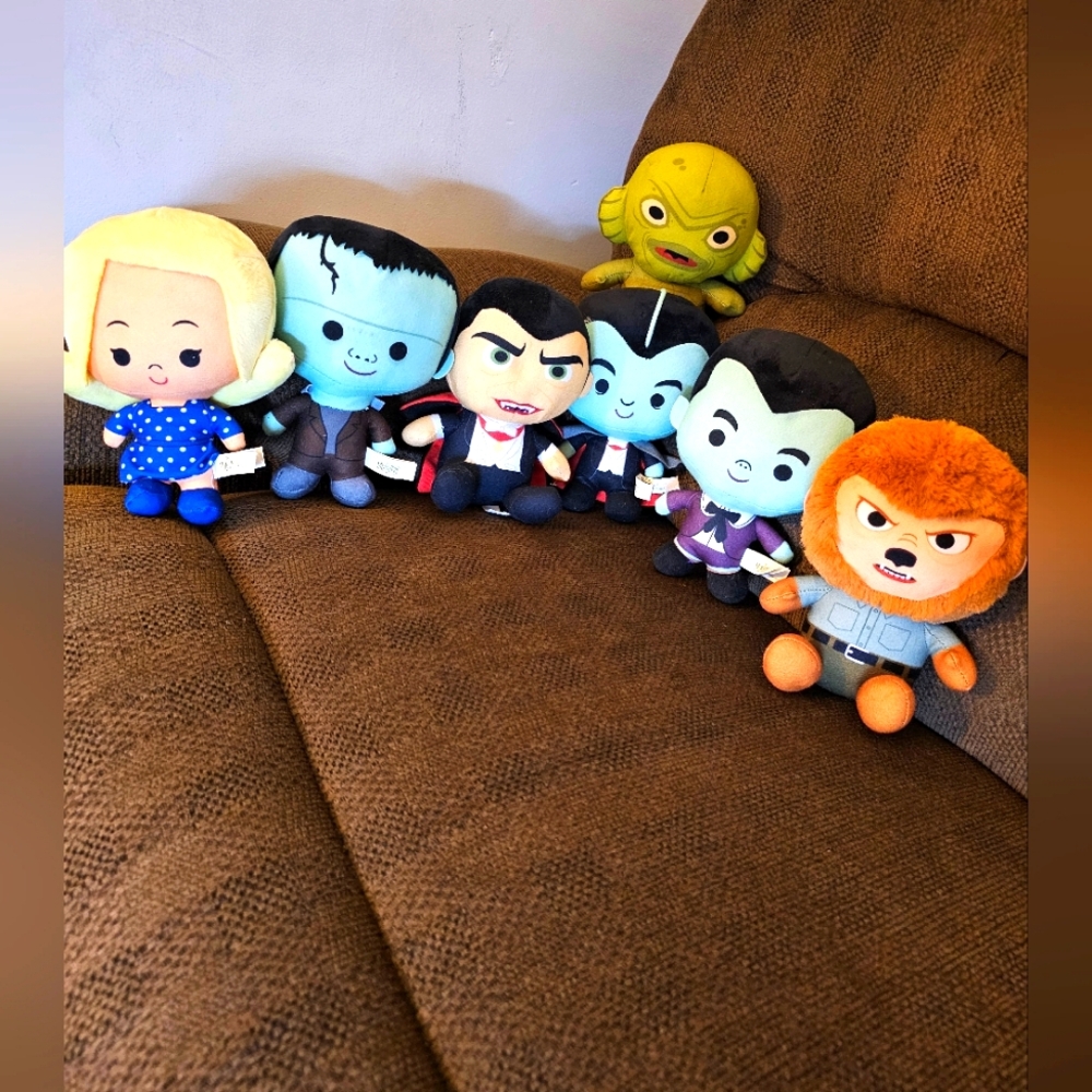 Set of 7 Munsters Plush Toys. Collectible  7 inch tall